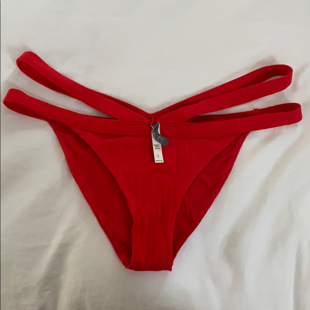 Bond-eye Australia red bottom💮